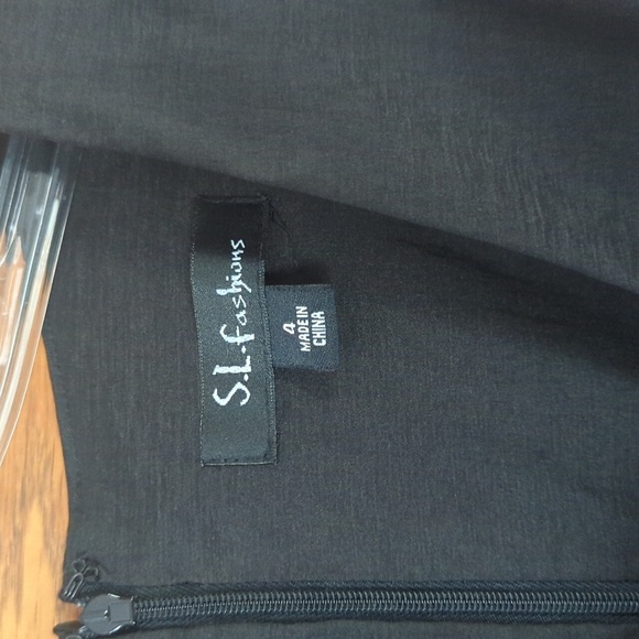 S.L. Fashions Dress Black Ruffle Shoulder Women Size 4 Sleeveless Midi - Picture 2 of 4